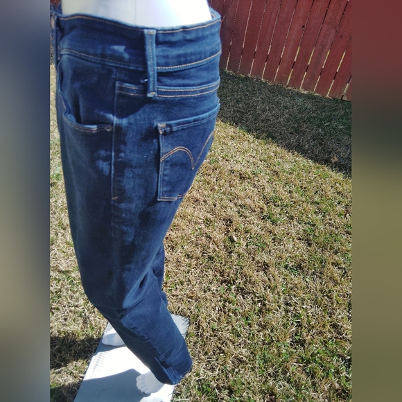 Mid Rise Skinny Jeans - Picture 5 of 7